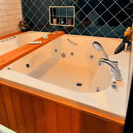Chalet Pentalow Black House Jacuzzi & Private Garden Kocaeli