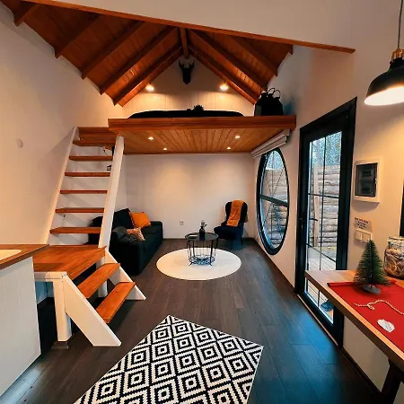 Pentalow Black House Jacuzzi & Private Garden